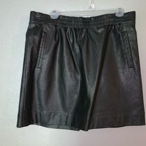 faux leather skirt with zipper and elastic waist